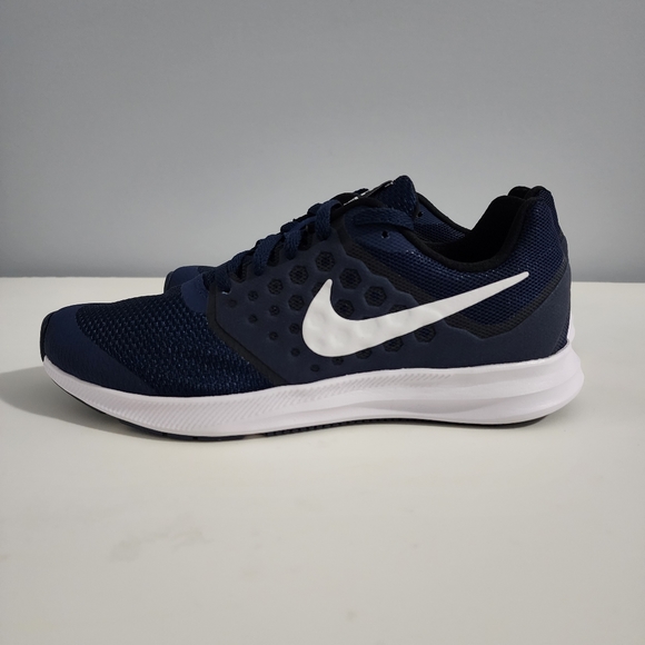 BNIB NIKE Downshifter - Picture 8 of 8